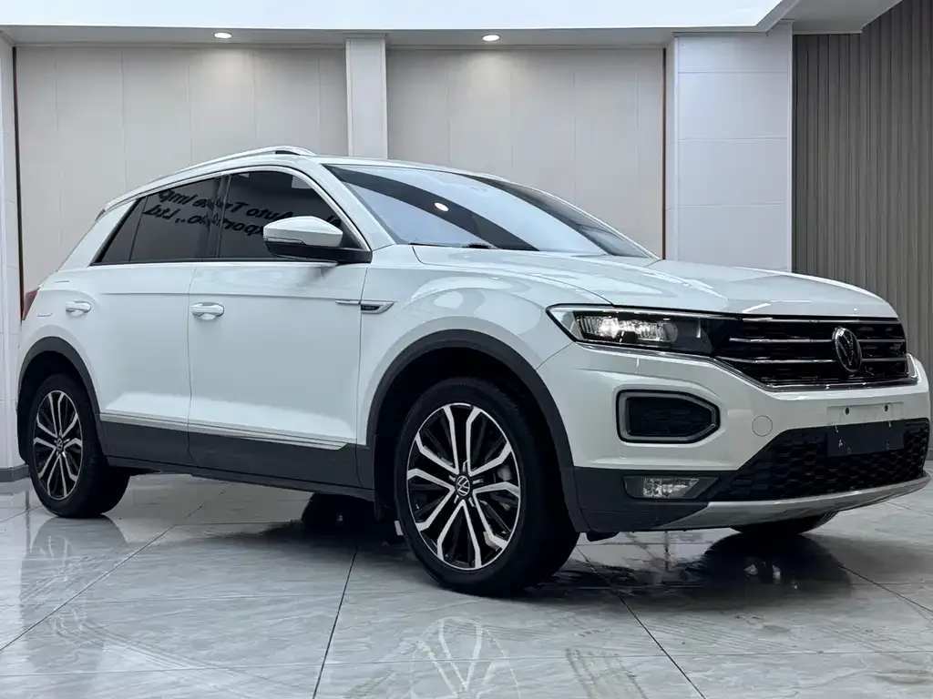 Volkswagen T-Roc — фото 6