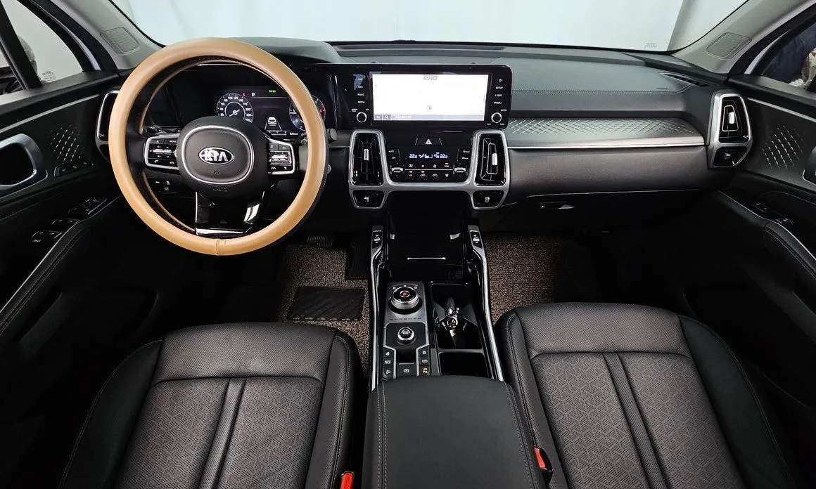 Kia Sorento — фото 7