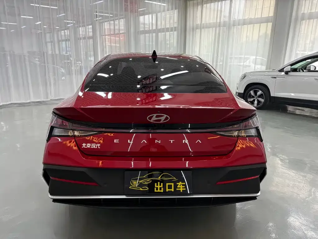 Hyundai Elantra — фото 6