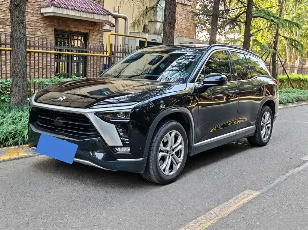 NIO ES8