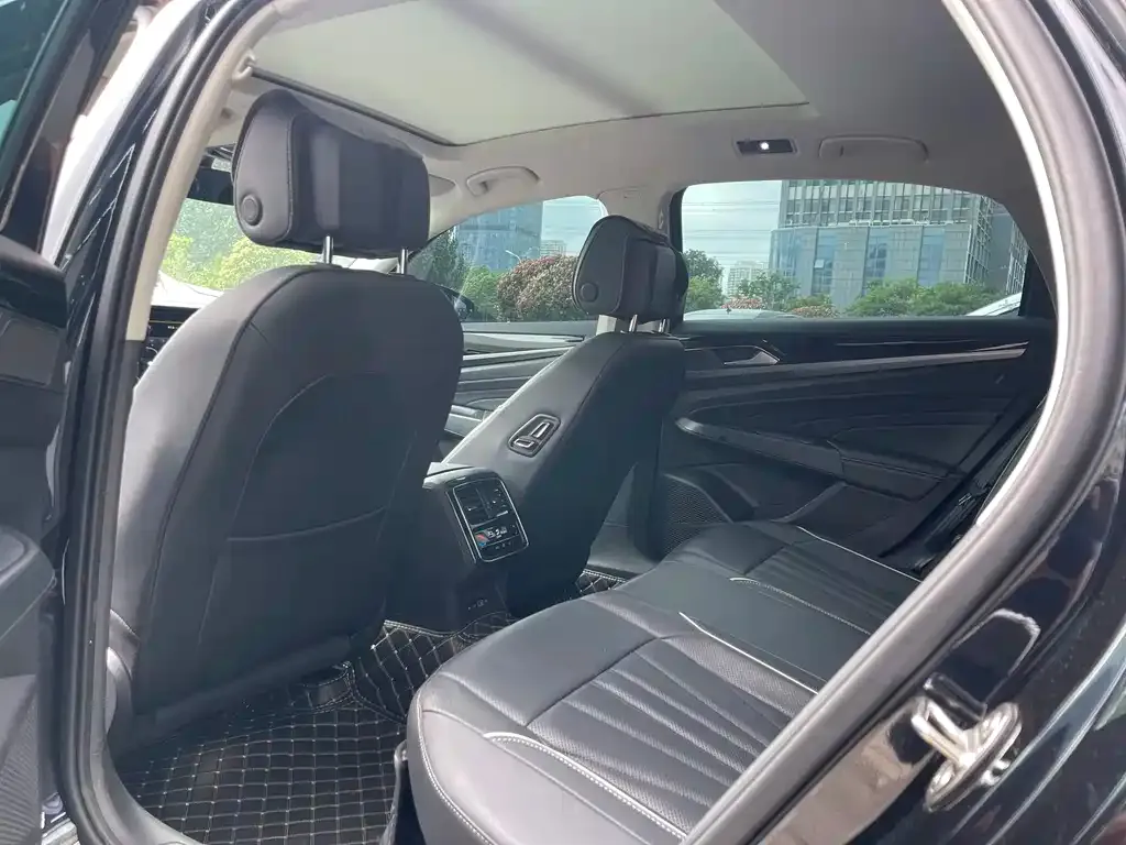 Volkswagen Passat 2024 из CN, фото 8