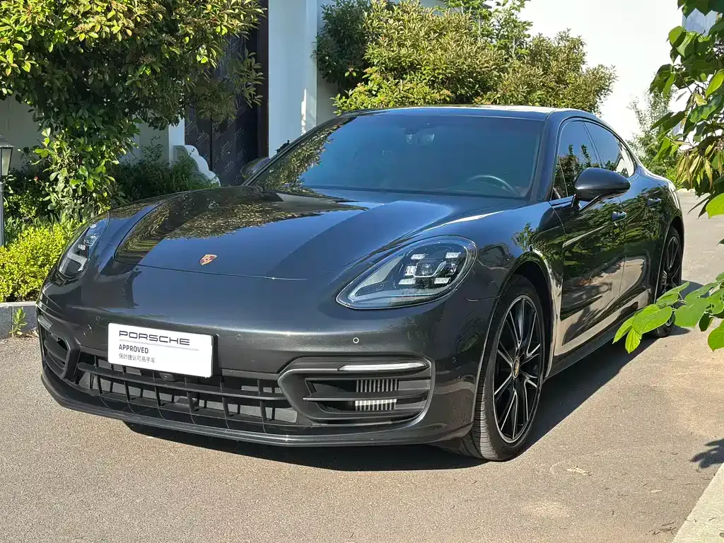 Porsche Panamera — фото 1