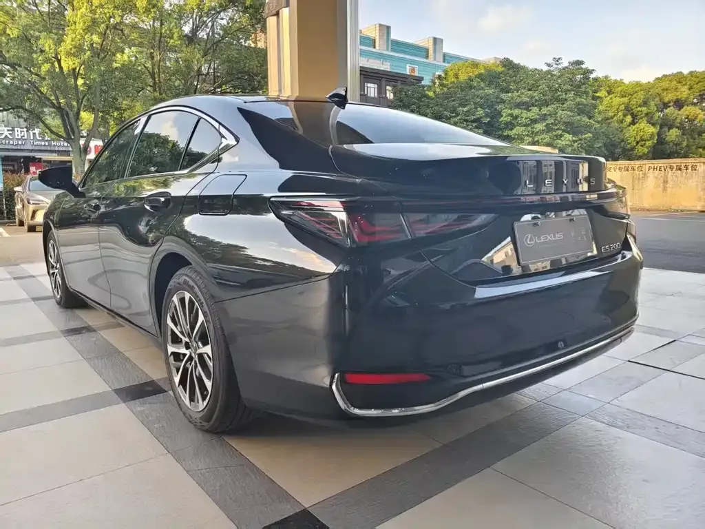 Lexus ES — фото 5