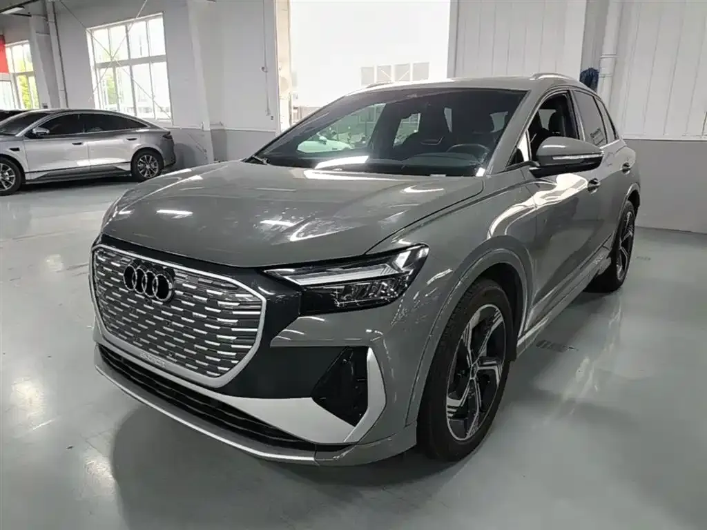 Audi Q4 e-tron — фото 4
