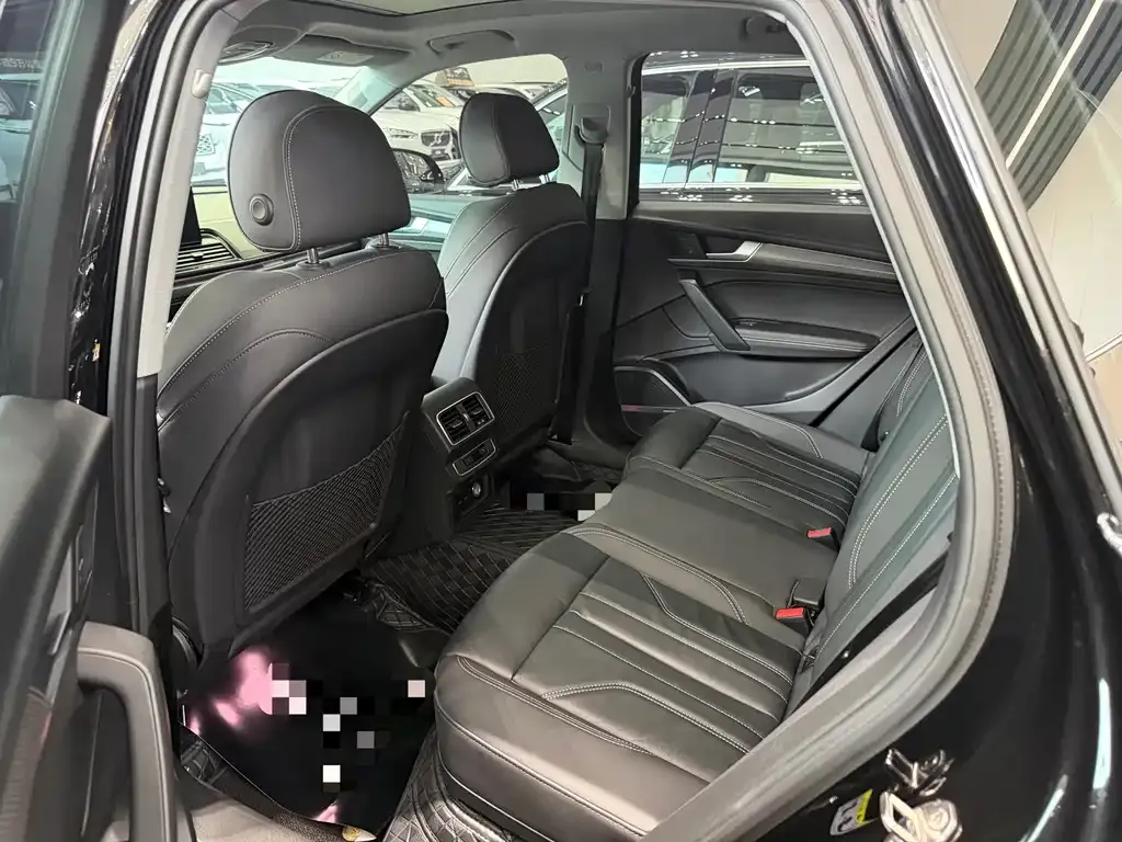 Audi Q5L 2021 из CN, фото 2