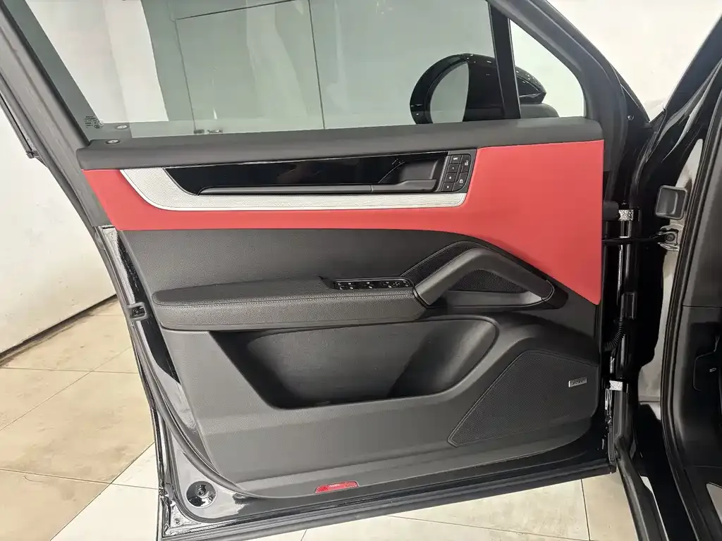 Porsche Cayenne 2023 из CN, фото 8