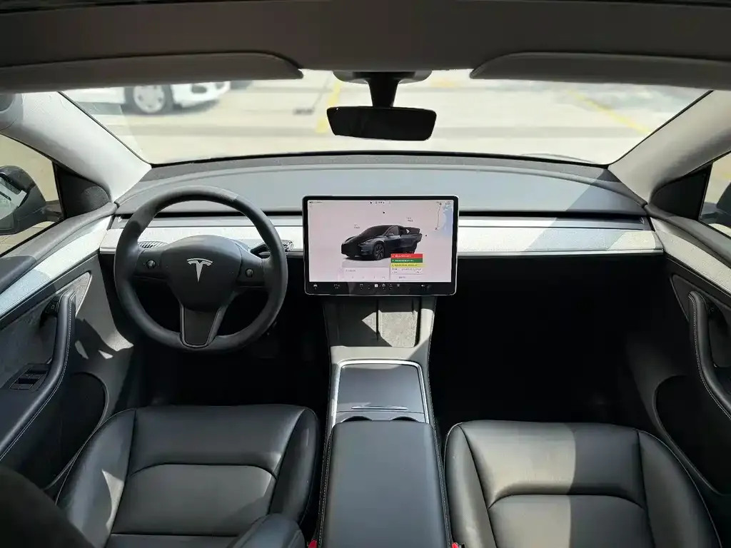 Tesla Model Y — фото 4