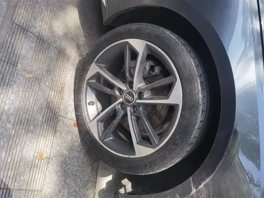 Audi A4L 2023 из CN, фото 6