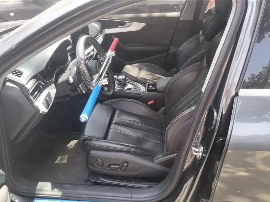 Audi A4L 2023 из CN, фото 3