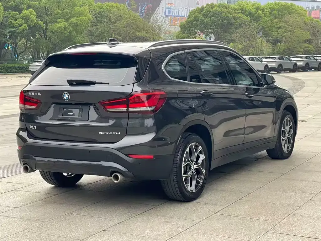 BMW X1 — фото 5