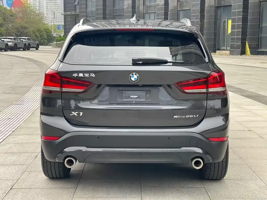 BMW X1 — фото 9