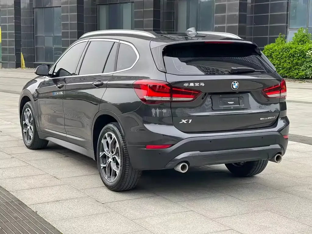 BMW X1 — фото 10