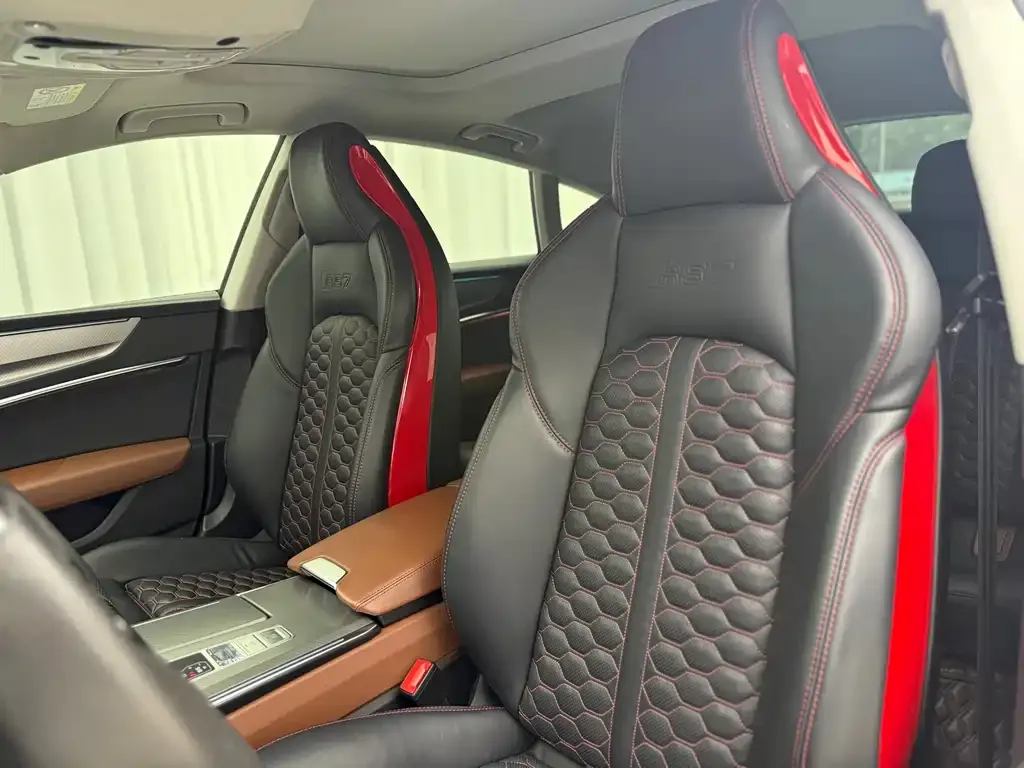 Audi A7 2023 из CN, фото 10