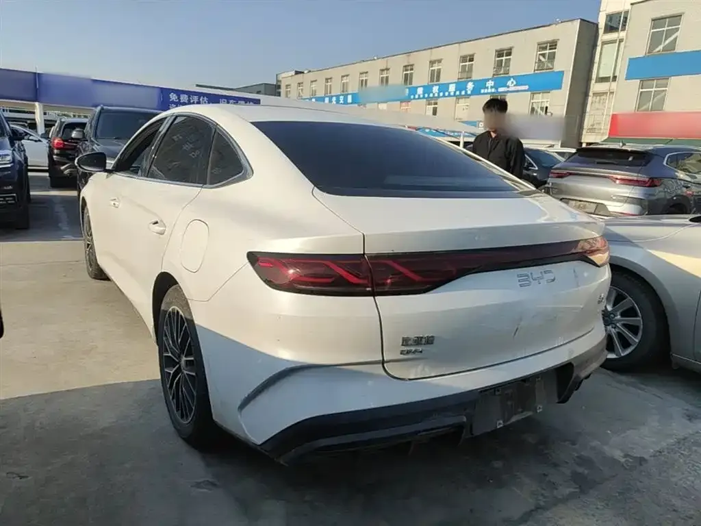 BYD Qin L — фото 8