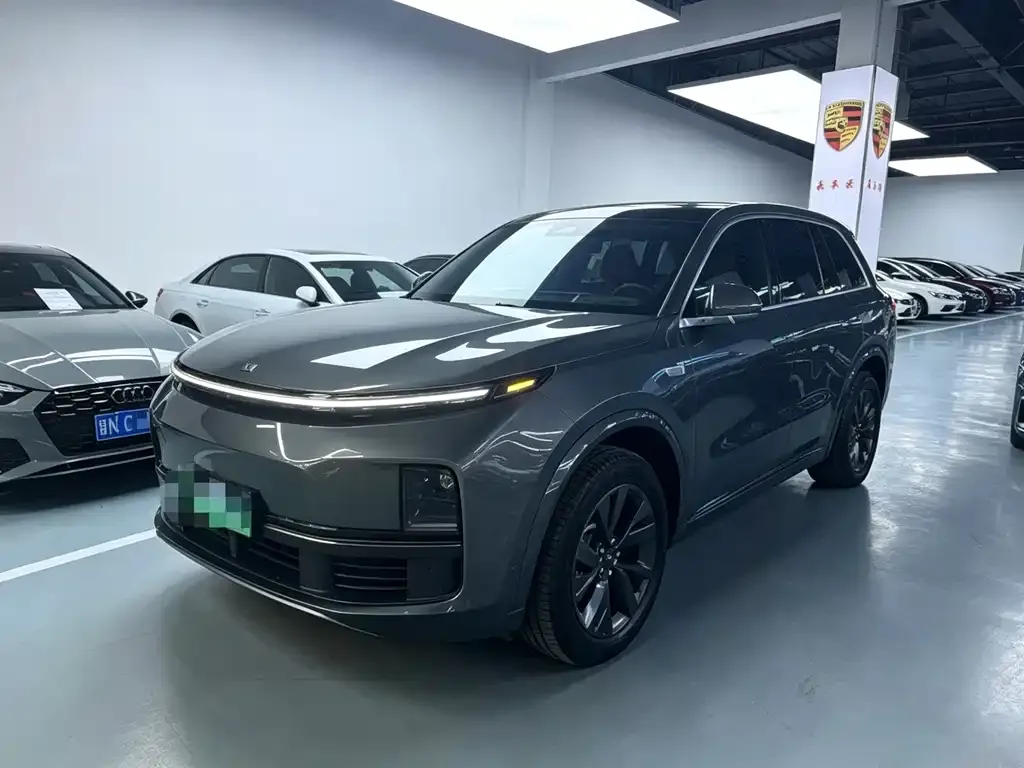 Li Auto L8