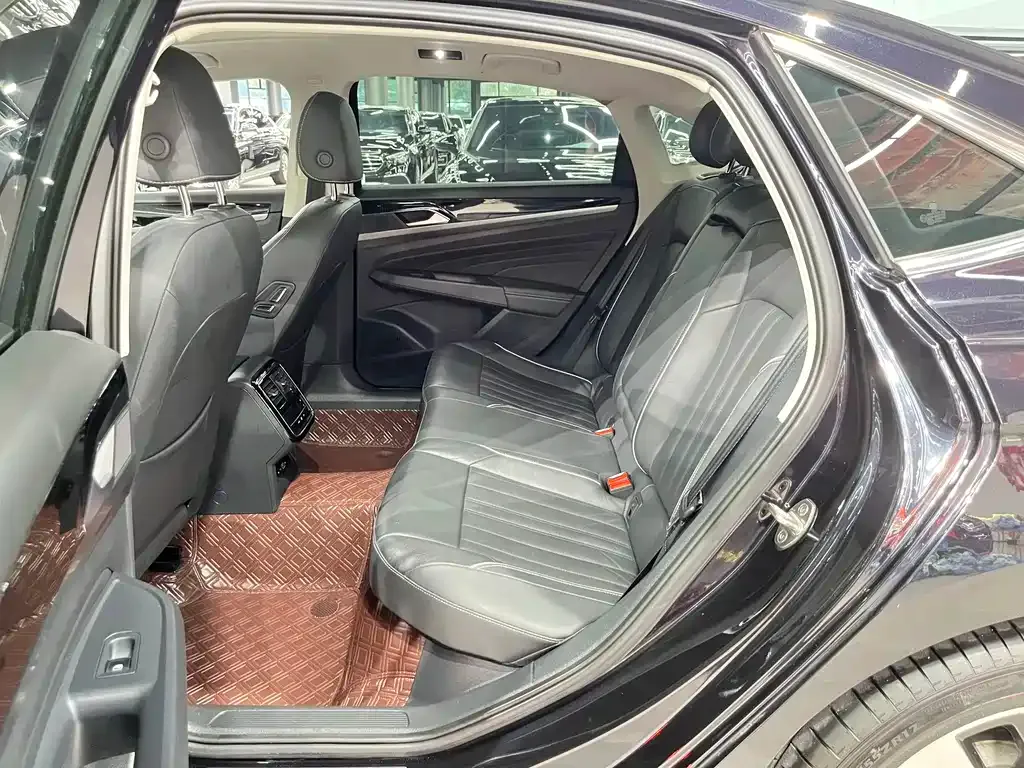 Volkswagen Passat — фото 4