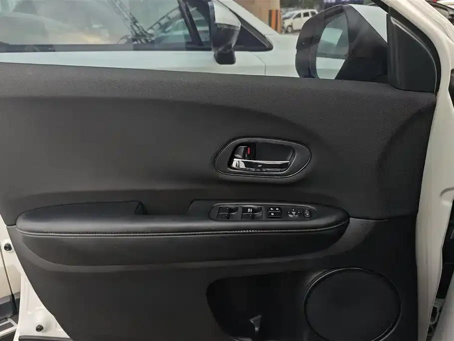 Honda Vezel 2021 из CN, фото 4