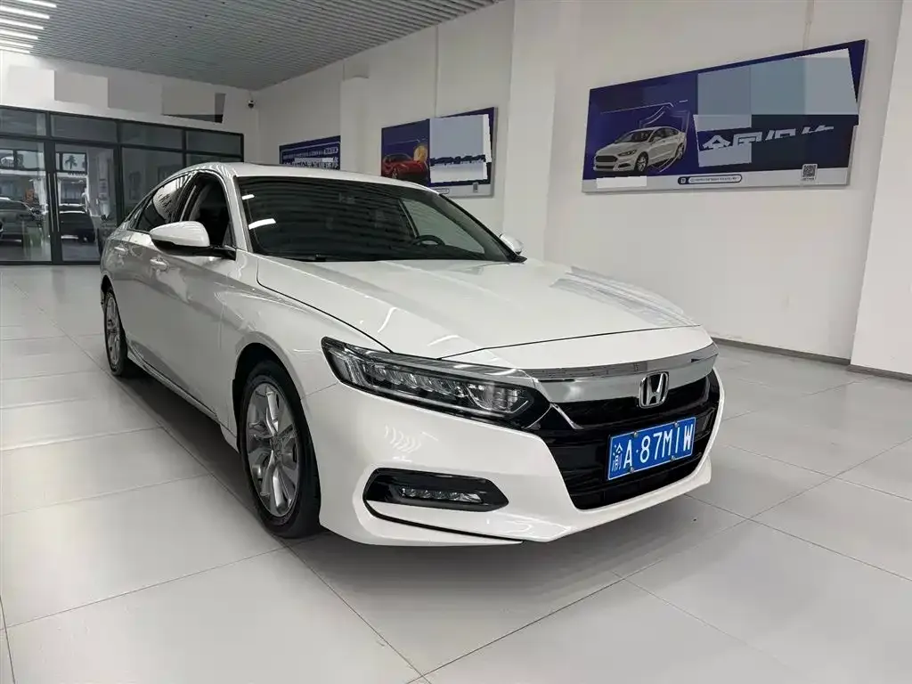 Honda Accord — фото 7