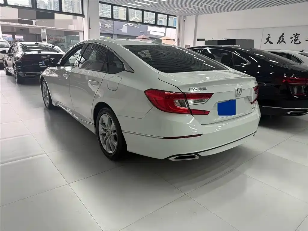 Honda Accord — фото 3