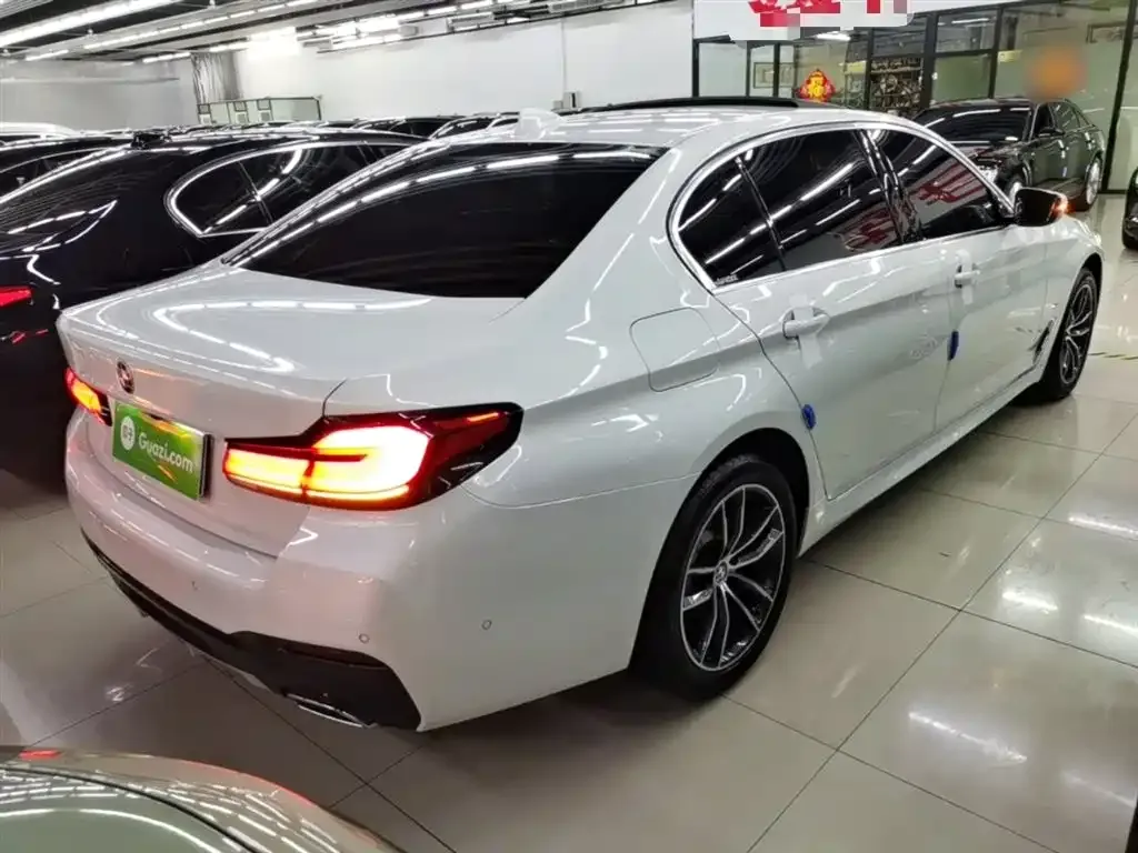 BMW 5 Series — фото 10