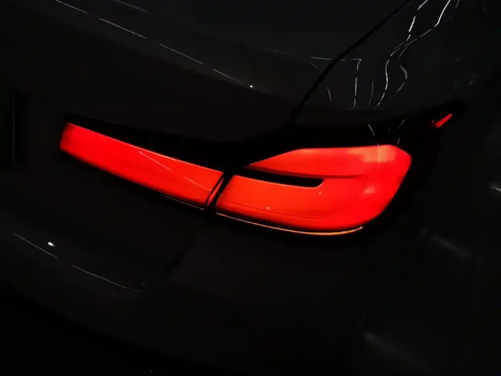BMW 5 Series — фото 2