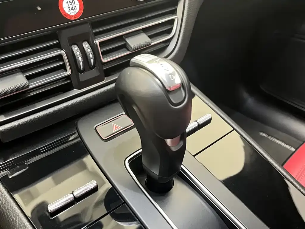 Porsche Macan 2024 из CN, фото 9