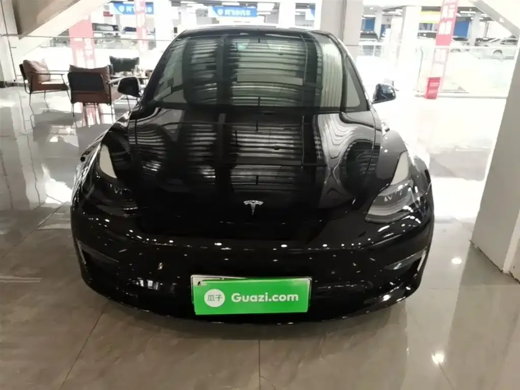 Tesla Model 3 — фото 2