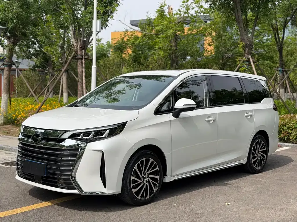 GAC Motor Trumpchi M6 — фото 1