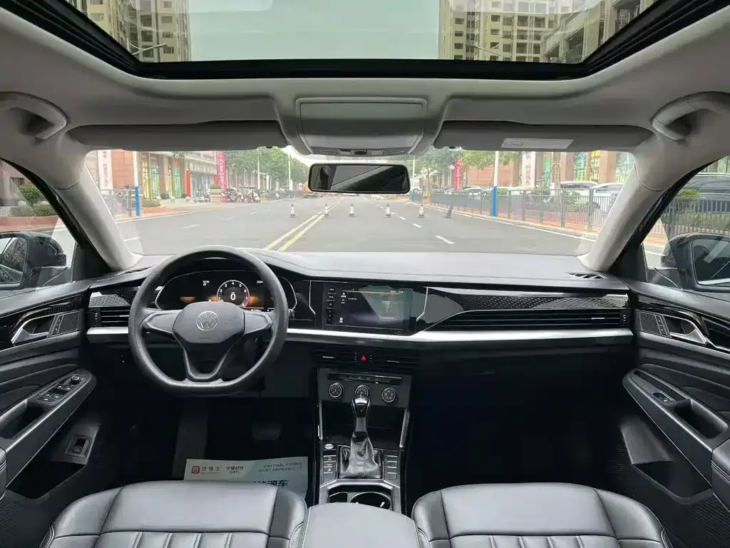 Volkswagen Passat 2023 из CN, фото 5