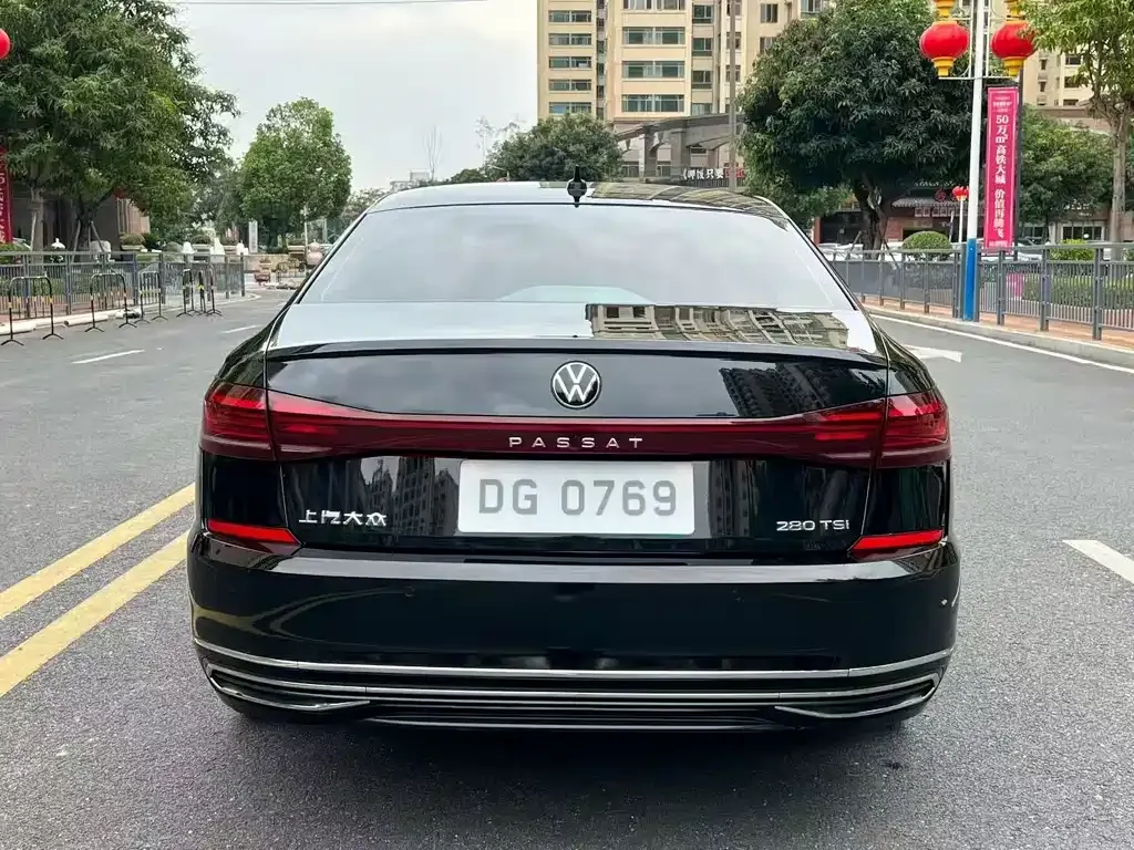 Volkswagen Passat 2023 из CN, фото 8