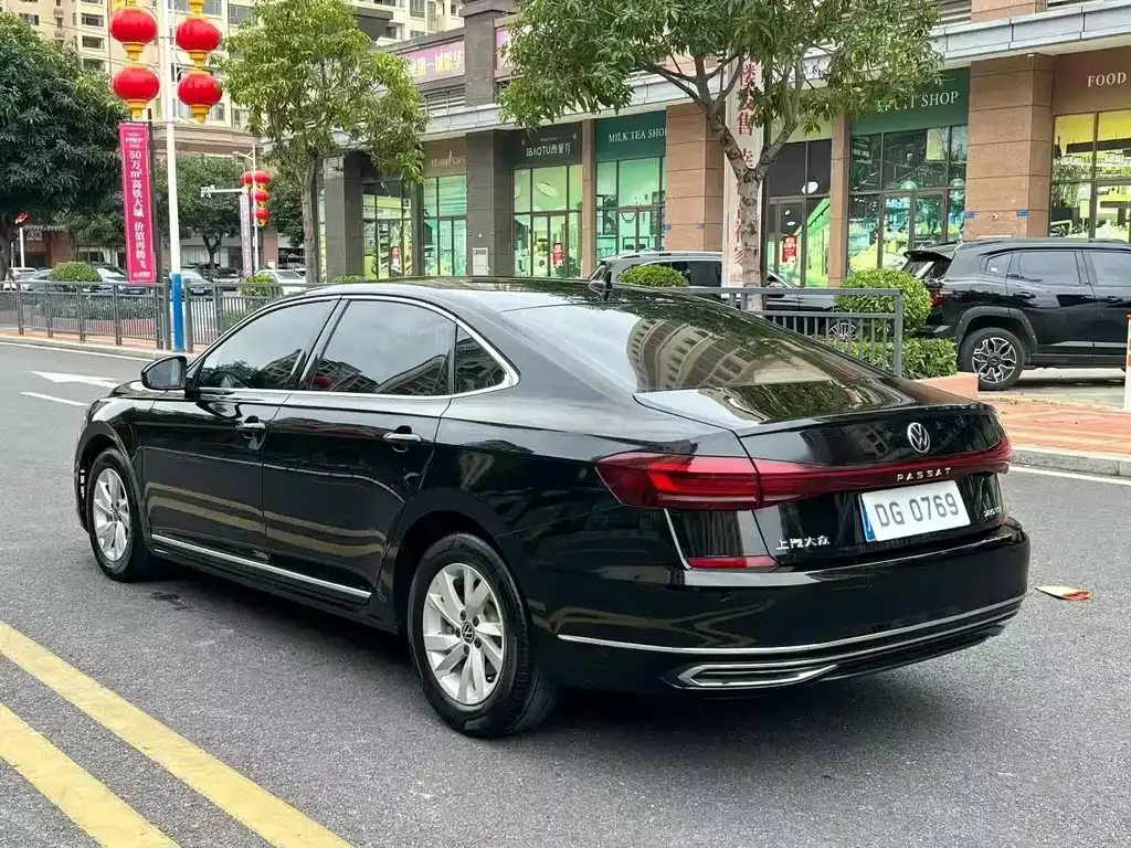 Volkswagen Passat 2023 из CN, фото 4