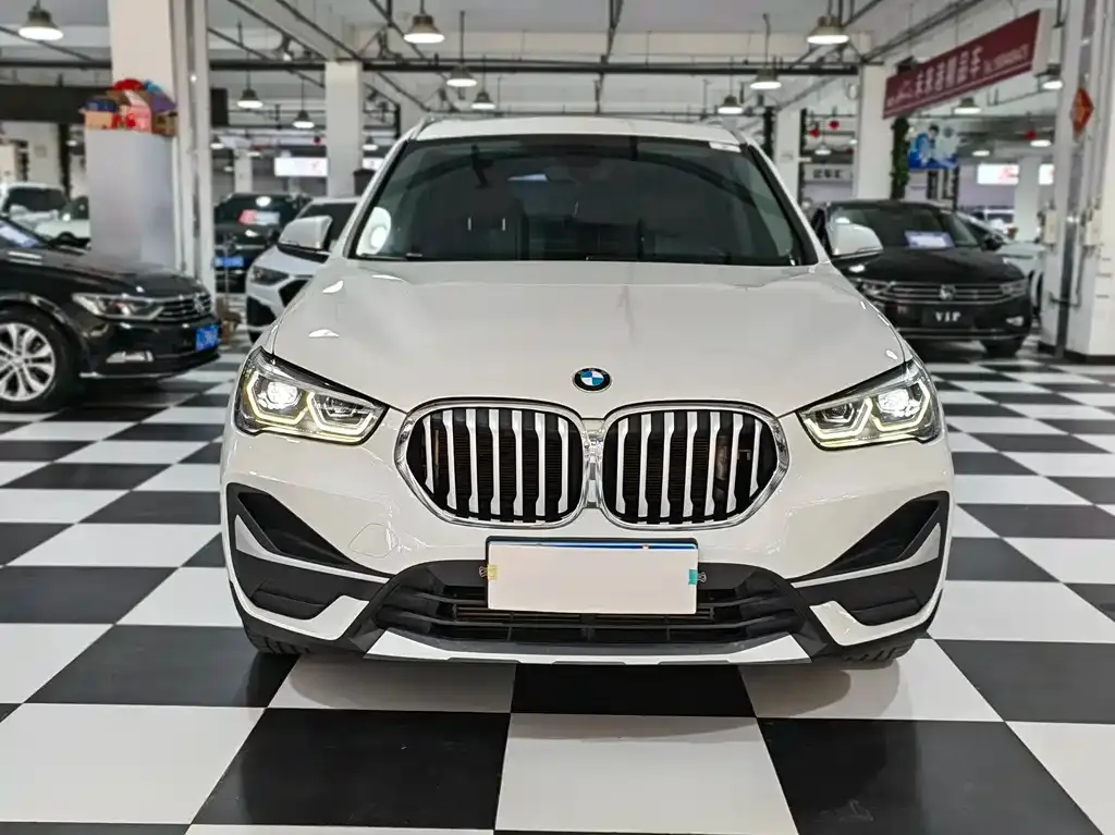 BMW X1 — фото 10