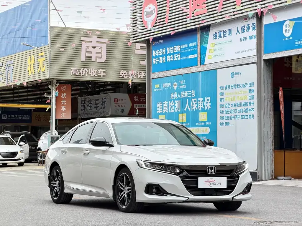 Honda Accord — фото 10