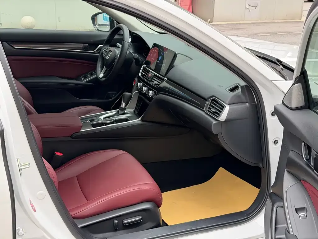 Honda Accord — фото 6