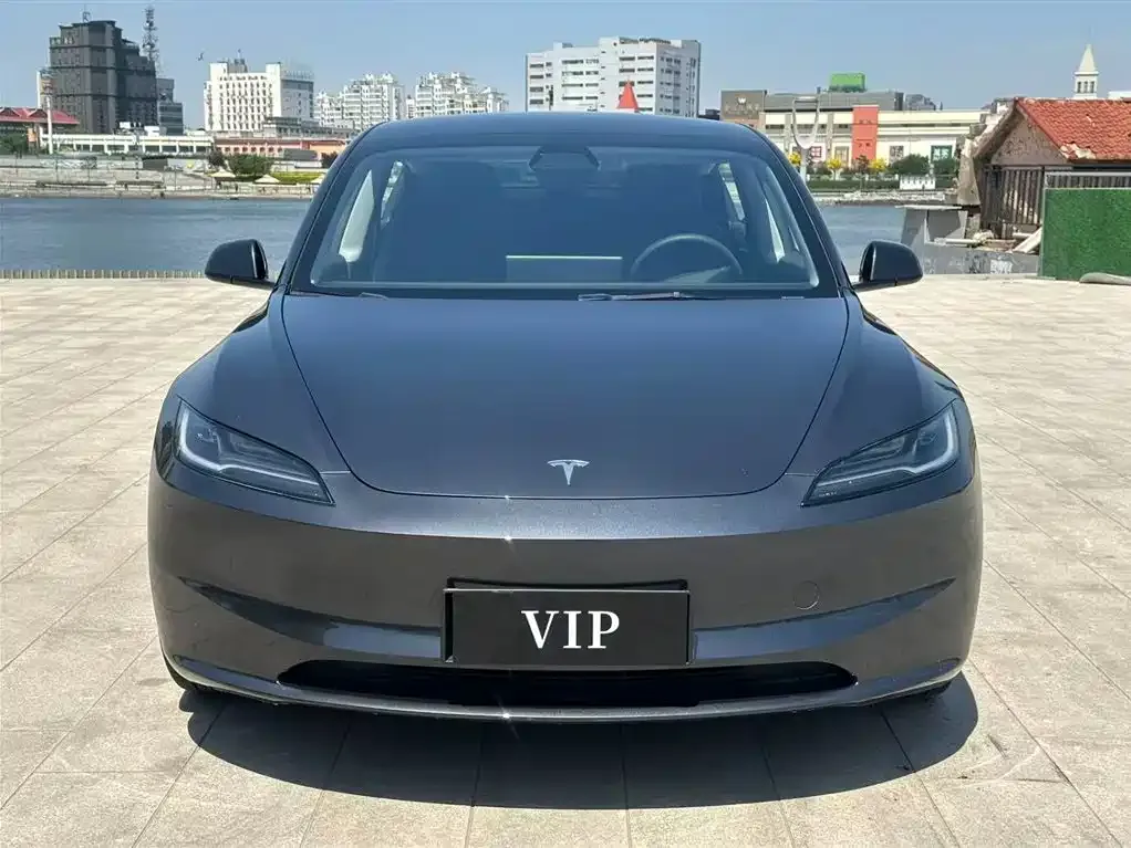 Tesla Model 3 — фото 2