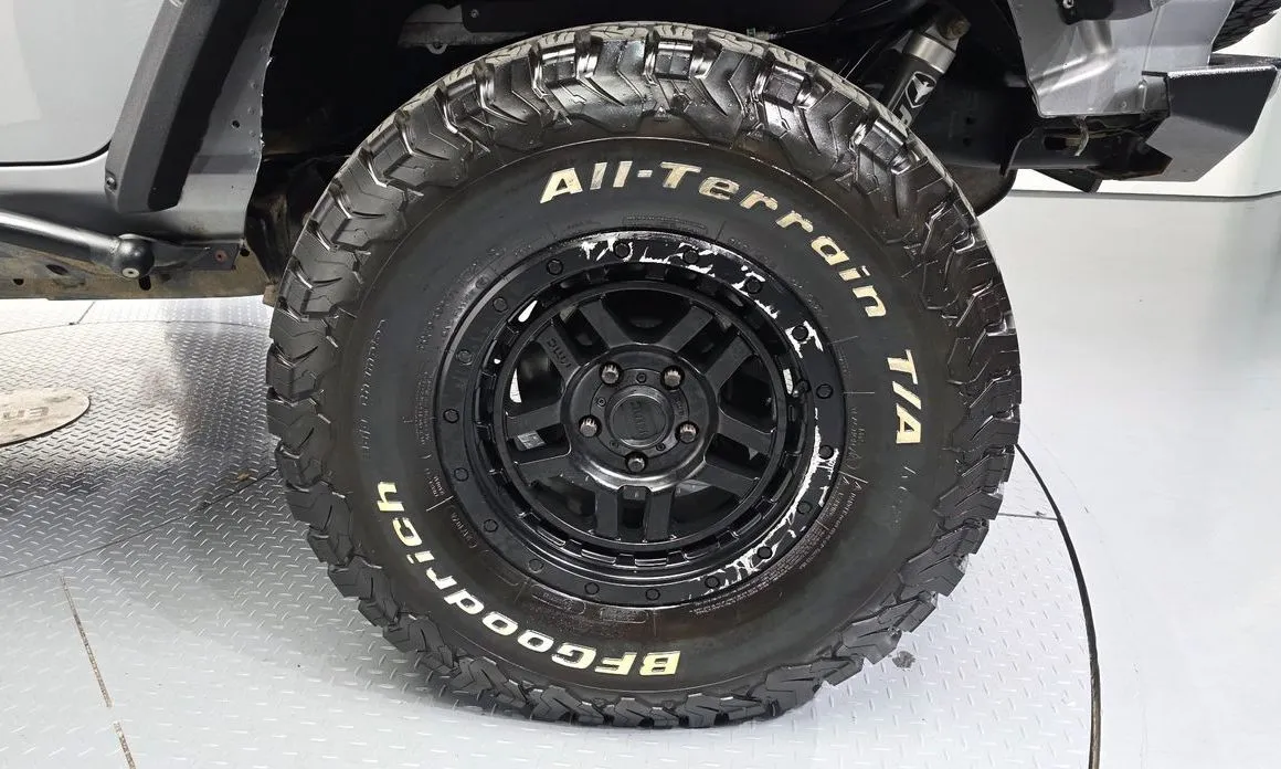 Jeep Wrangler — фото 9
