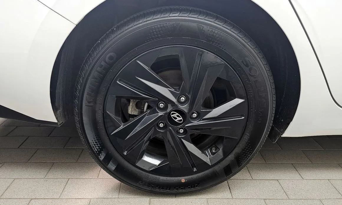 Hyundai AVANTE — фото 8