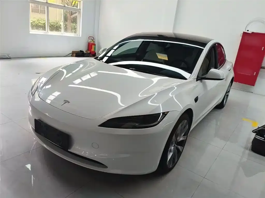 Tesla Model 3 2023 из CN, фото 2