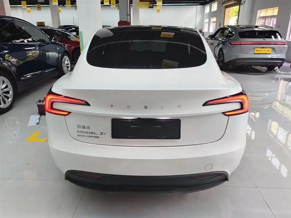 Tesla Model 3 2023 из CN, фото 8
