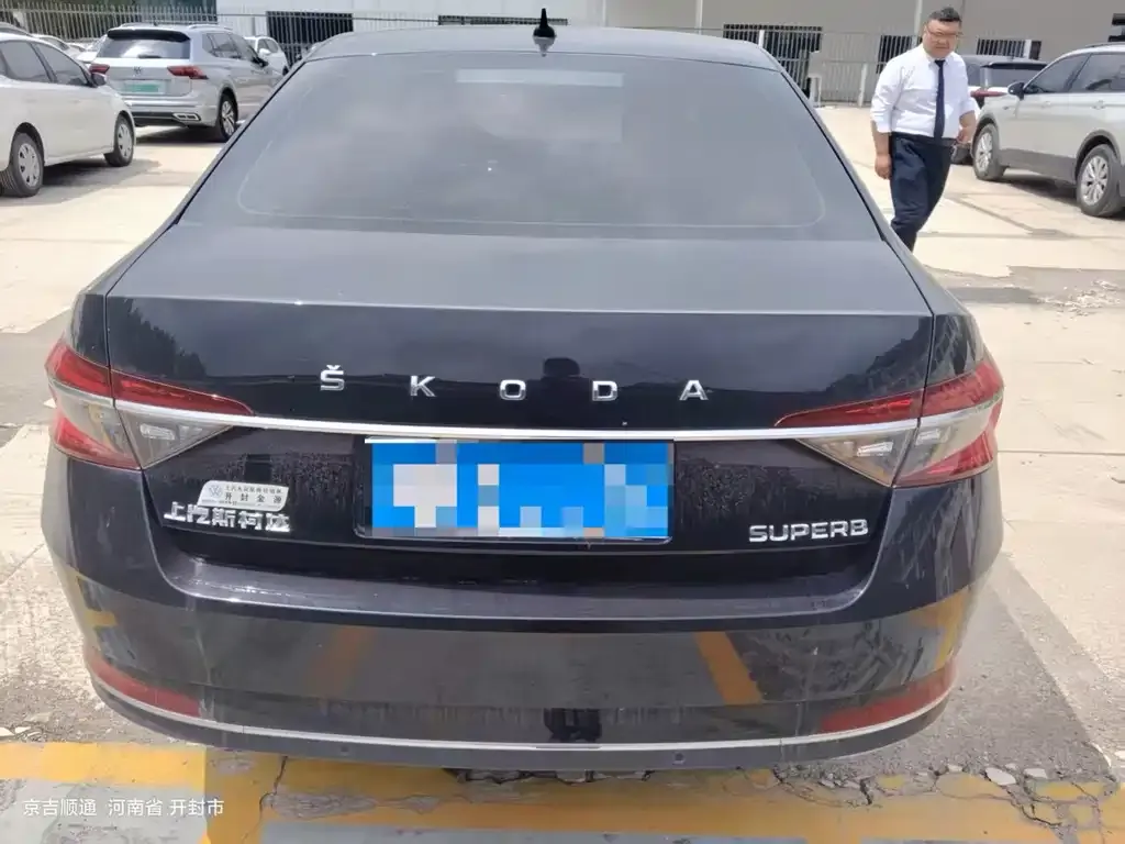 Skoda Superb 2024 из CN, фото 3