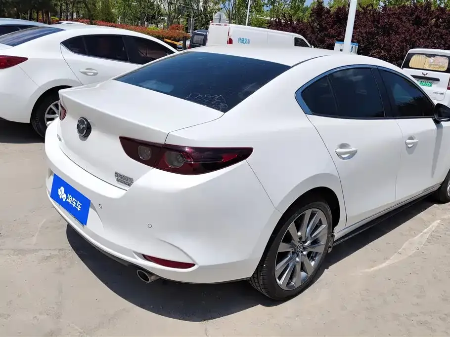 Mazda 3 Axela — фото 10