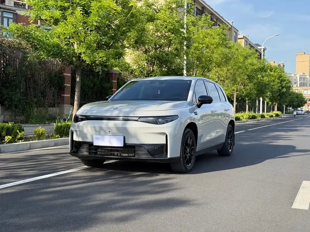 Leapmotor C10