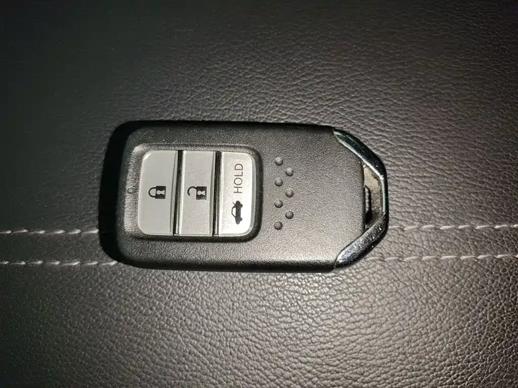 Honda Accord — фото 8
