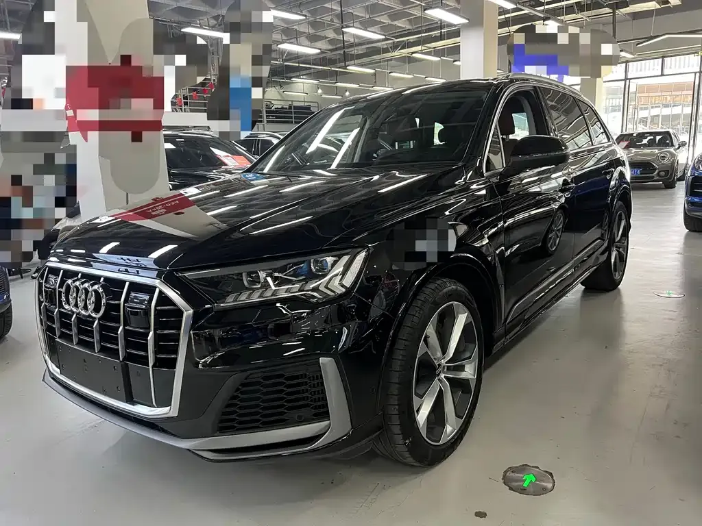 Audi Q7 — фото 1