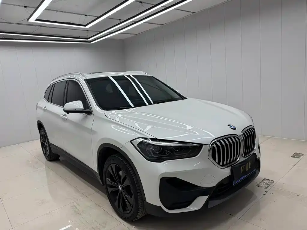 BMW X1 — фото 10
