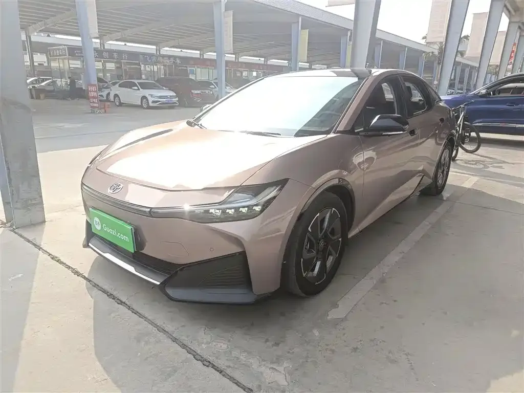 Toyota bZ3 2023 из CN, фото 4