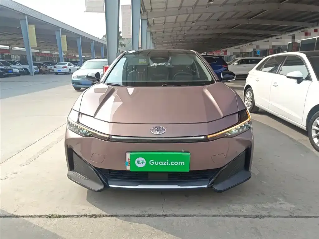 Toyota bZ3 2023 из CN, фото 8