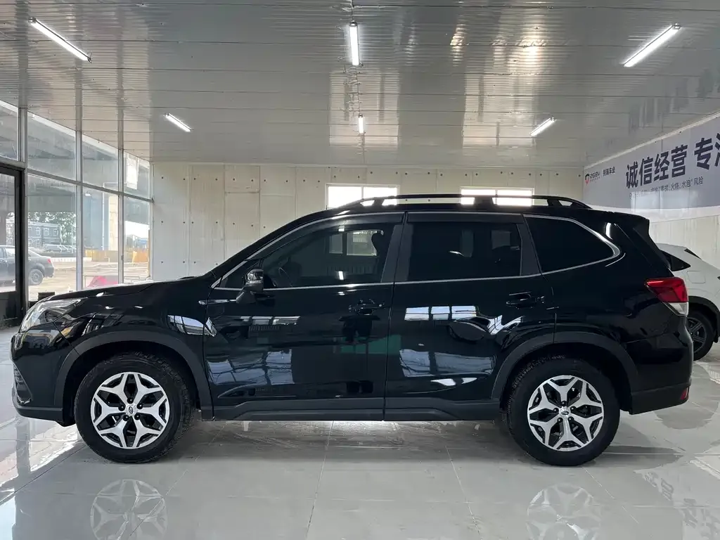 Subaru Forester 2023 из CN, фото 7