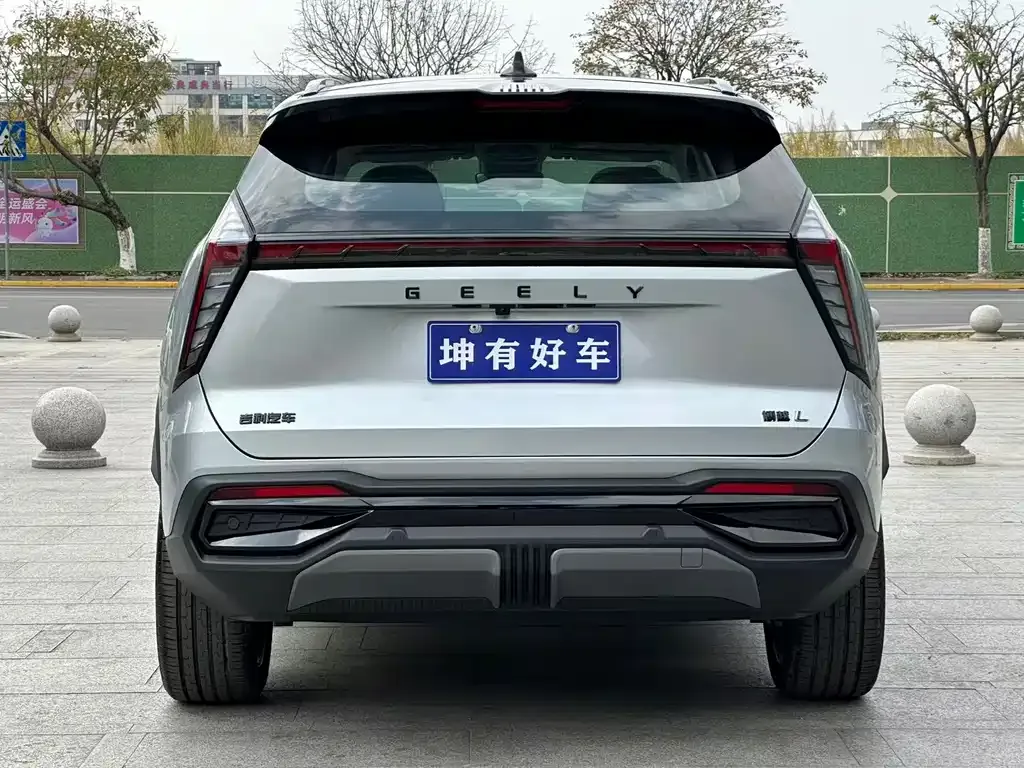 Geely Boyue L — фото 10