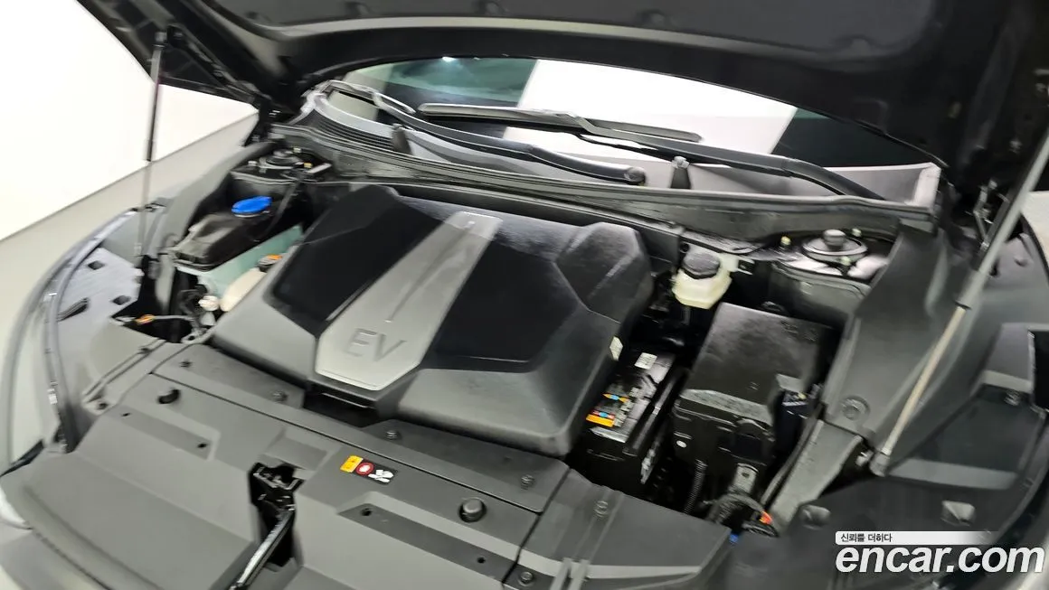 Kia EV6 2023 из KR, фото 8